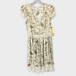 Willow and Clay Womens Cream Floral Dress Short Sleeve Lace Trim size Small